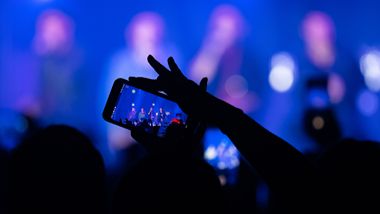 Comedy Stage 380x214